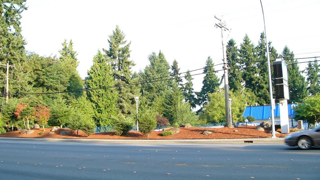 Oyster Bay Inn & Suites Bremerton Exterior photo